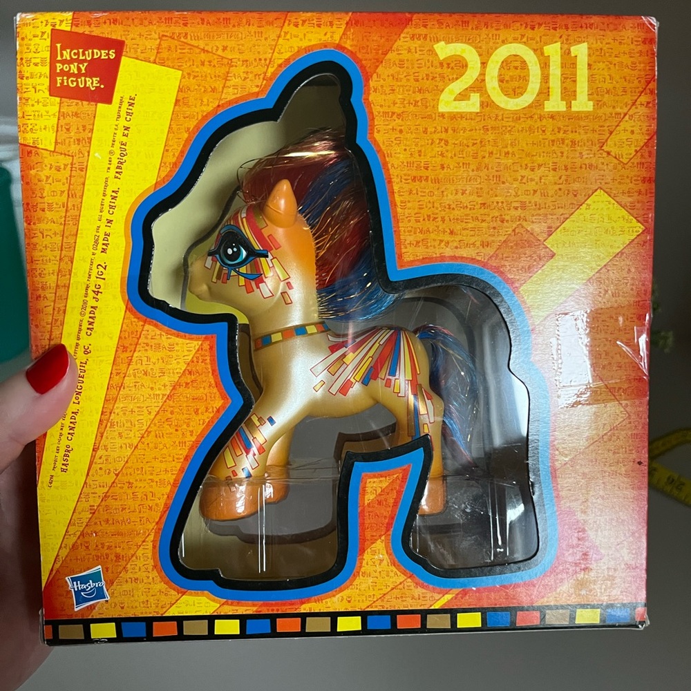 New in box 2011 comicon my little pony - collectors item